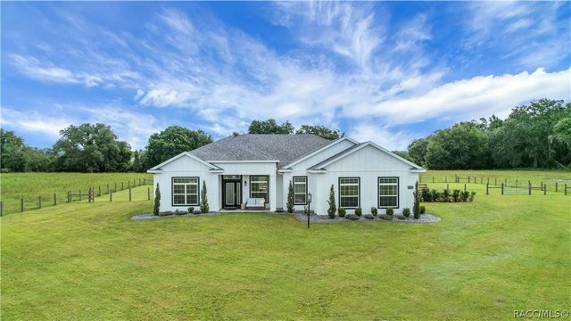 10757 County Road 223 Road, Oxford, FL 34484