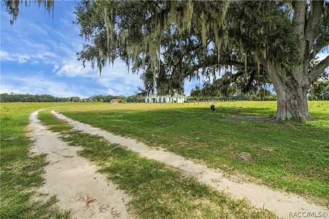 10757 County Road 223 Road, Oxford, FL 34484