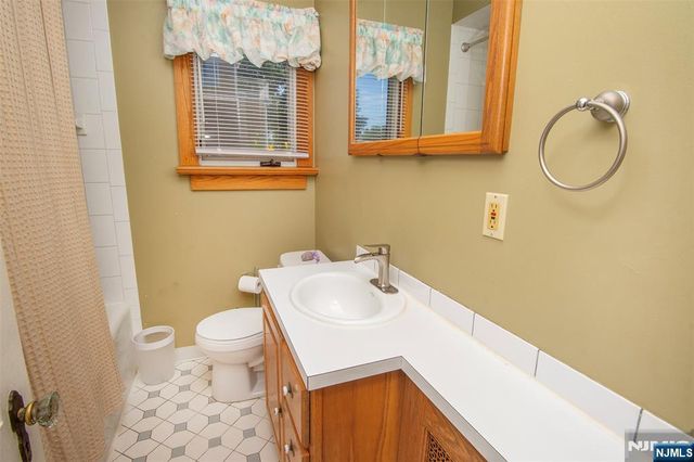 245 Manhattan Terrace, Dumont, NJ 07628