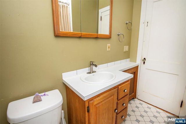 245 Manhattan Terrace, Dumont, NJ 07628