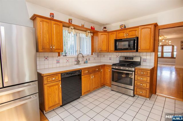 245 Manhattan Terrace, Dumont, NJ 07628
