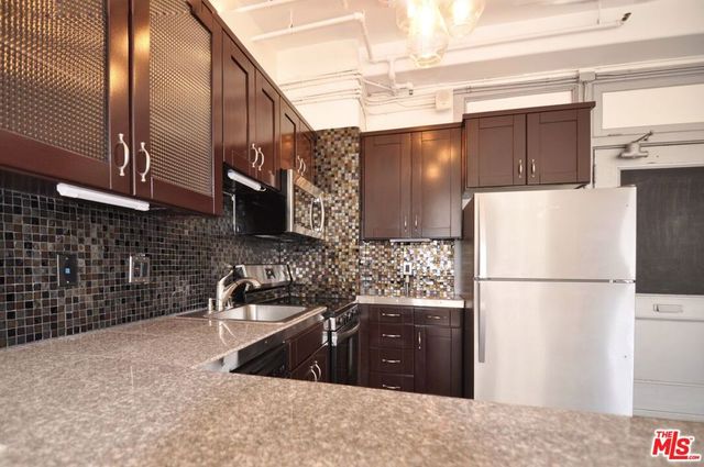 215 W 7th Street 907, Los Angeles, CA 90014