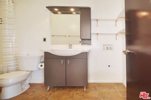 215 W 7th Street 907, Los Angeles, CA 90014