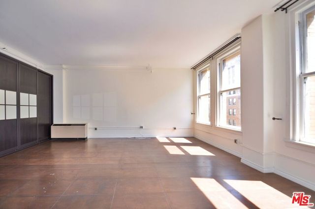 215 W 7th Street 907, Los Angeles, CA 90014