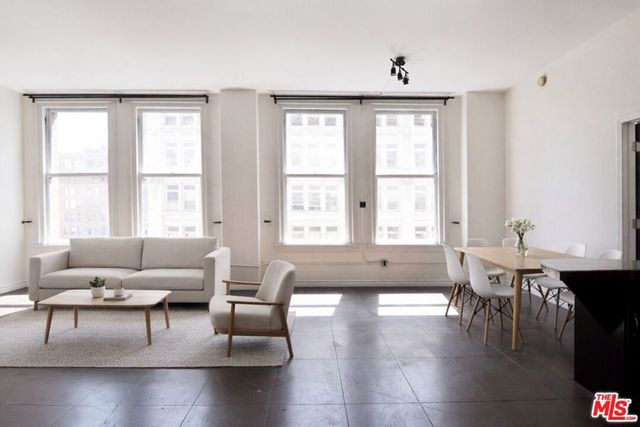 215 W 7th Street 907, Los Angeles, CA 90014