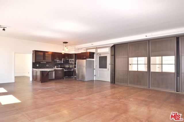 215 W 7th Street 907, Los Angeles, CA 90014