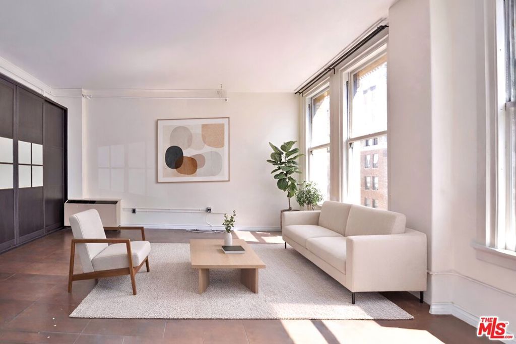 215 W 7th Street 907, Los Angeles, CA 90014