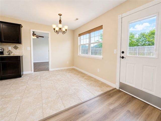 1380 General Parson Drive, Prairie Grove, AR 72753
