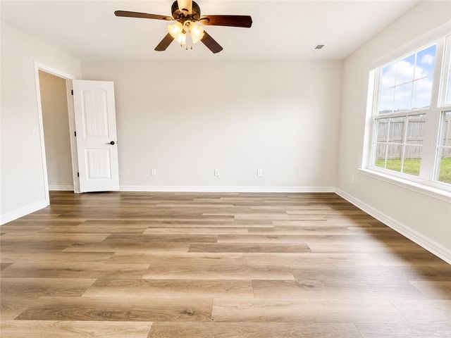 1380 General Parson Drive, Prairie Grove, AR 72753