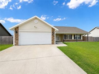 1380 General Parson Drive, Prairie Grove, AR 72753