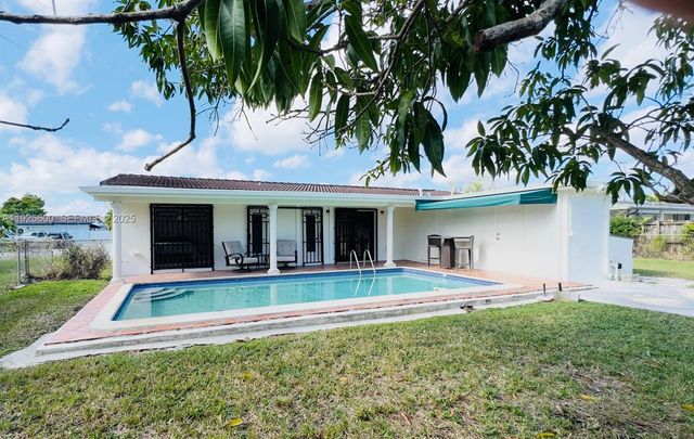 3225 SW 94th Ave, Miami, FL 33165