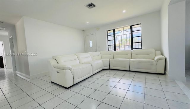 3225 SW 94th Ave, Miami, FL 33165