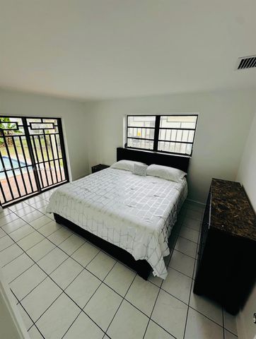 3225 SW 94th Ave, Miami, FL 33165