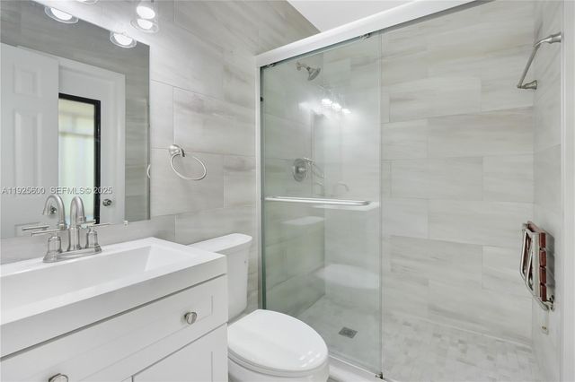 3225 SW 94th Ave, Miami, FL 33165