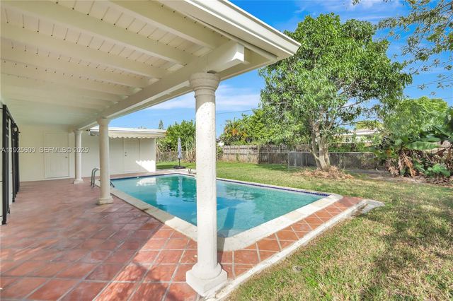 3225 SW 94th Ave, Miami, FL 33165