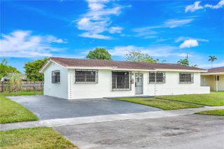 3225 SW 94th Ave, Miami, FL 33165