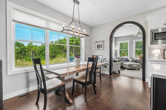 18 Sunrise Circle, Auburn, NH 03032