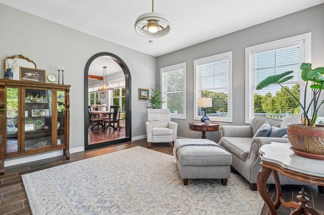 18 Sunrise Circle, Auburn, NH 03032
