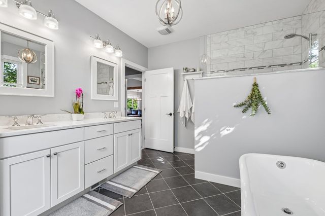 18 Sunrise Circle, Auburn, NH 03032