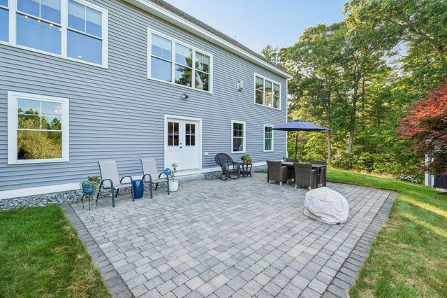 18 Sunrise Circle, Auburn, NH 03032