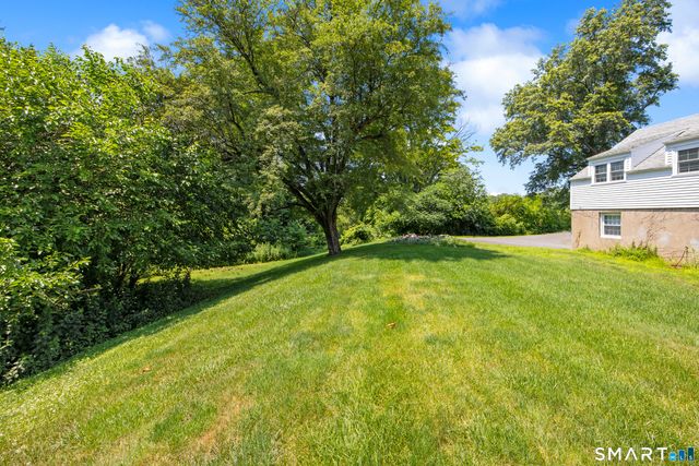 51 Round Hill Road, Berlin, CT 06037