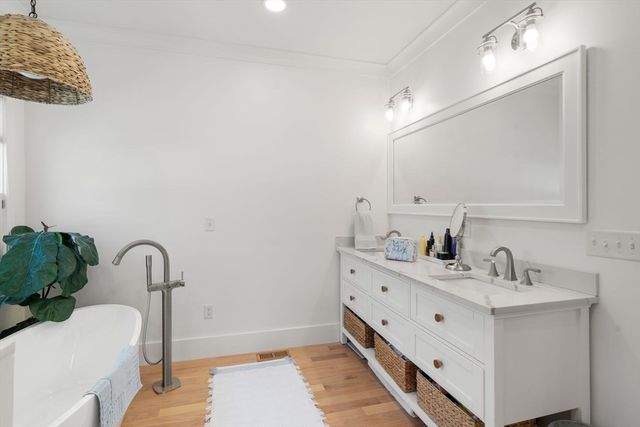 1014 Route 6a, Yarmouth, MA 02675