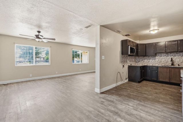 27341 Parkwood Avenue, Madera, CA 93637