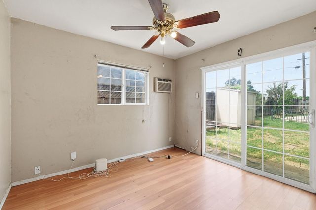27341 Parkwood Avenue, Madera, CA 93637