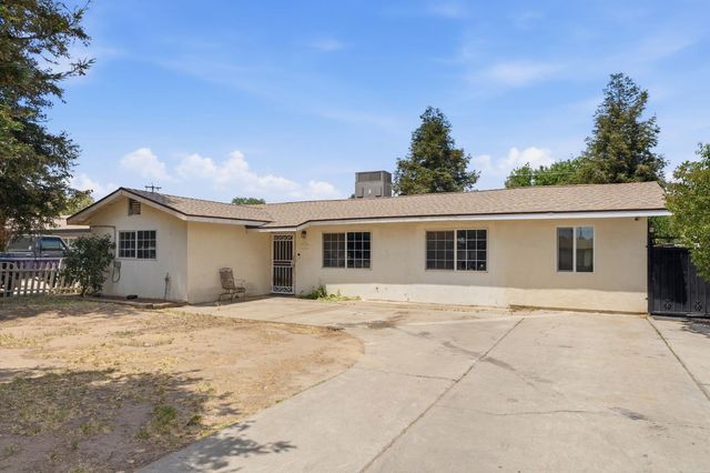 27341 Parkwood Avenue, Madera, CA 93637