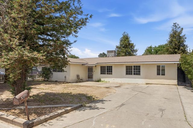 27341 Parkwood Avenue, Madera, CA 93637