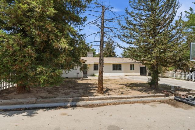 27341 Parkwood Avenue, Madera, CA 93637