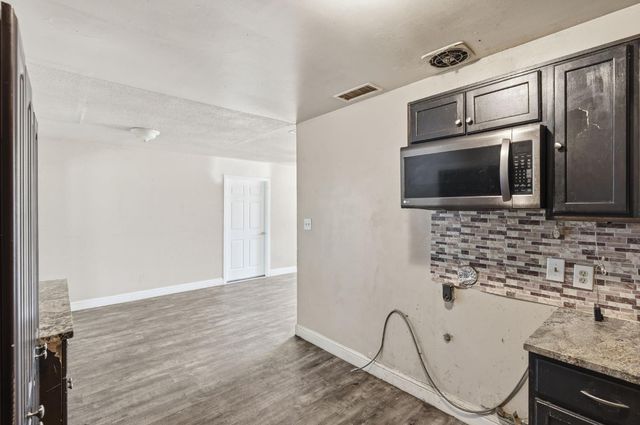 27341 Parkwood Avenue, Madera, CA 93637