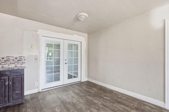 27341 Parkwood Avenue, Madera, CA 93637