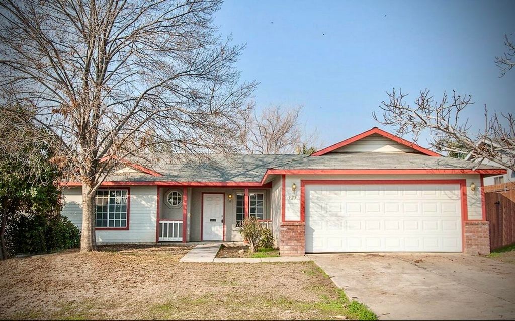 125 N Martin Street, Porterville, CA 93257
