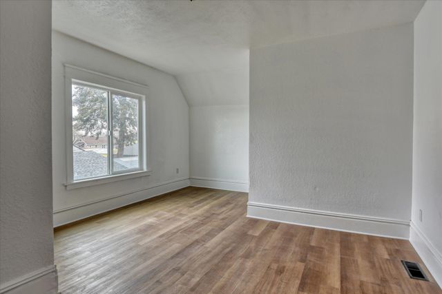 1812 W Nora Ave, Spokane, WA 99205