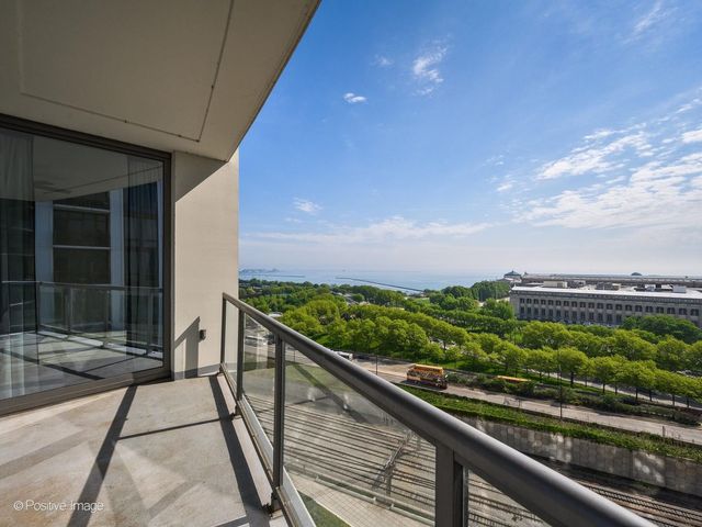 1235 S Prairie Avenue 1404, Chicago, IL 60605