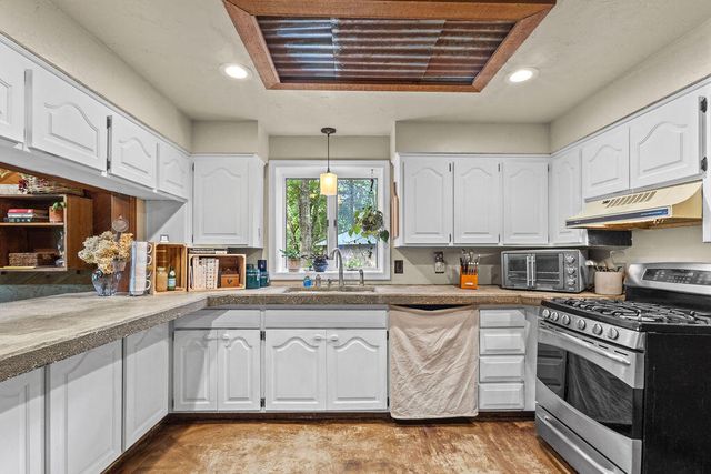 483 Loveland Drive, Rogersville, MO 65742