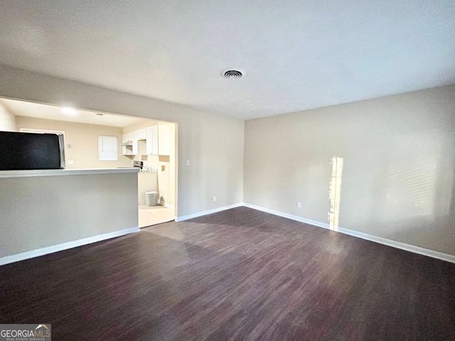 6450 Raymond Drive, Union City, GA 30291