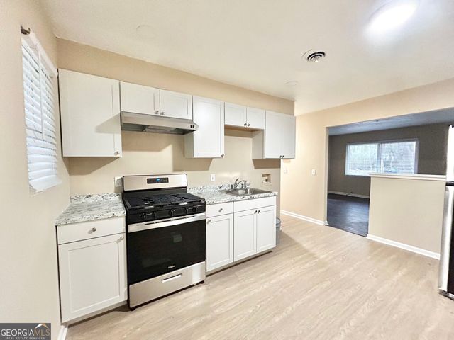 6450 Raymond Drive, Union City, GA 30291