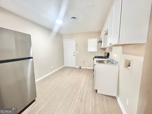 6450 Raymond Drive, Union City, GA 30291