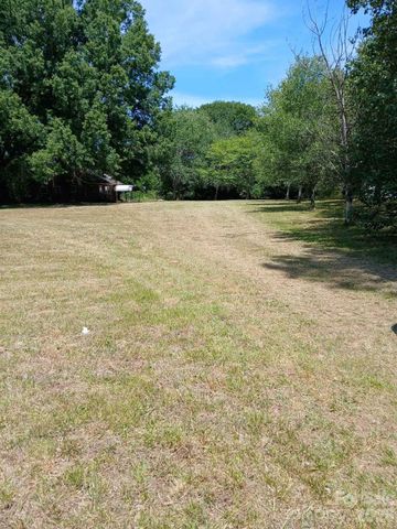 230 Cape Hickory Road, Hickory, NC 28601