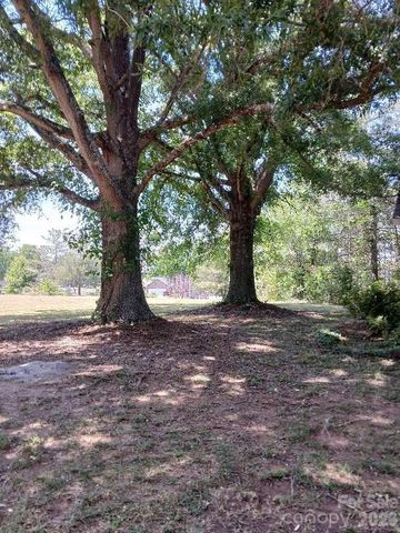 230 Cape Hickory Road, Hickory, NC 28601