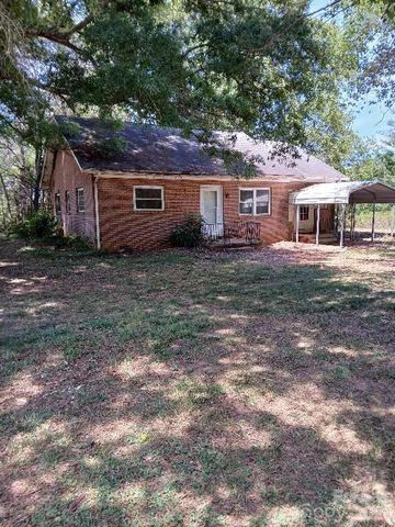 230 Cape Hickory Road, Hickory, NC 28601