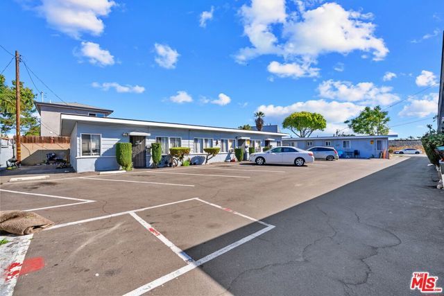 9711 Salt Lake Avenue, South Gate, CA 90280