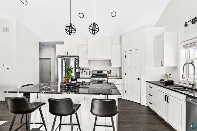 22 Spartan Circle Dr, Superior, WI 54880