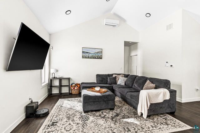 22 Spartan Circle Dr, Superior, WI 54880