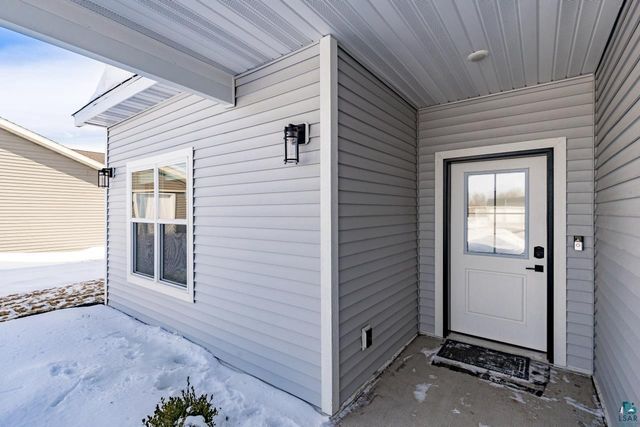 22 Spartan Circle Dr, Superior, WI 54880