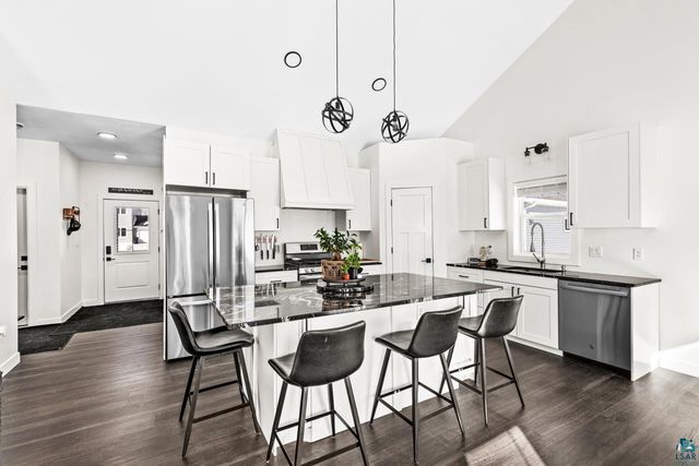 22 Spartan Circle Dr, Superior, WI 54880