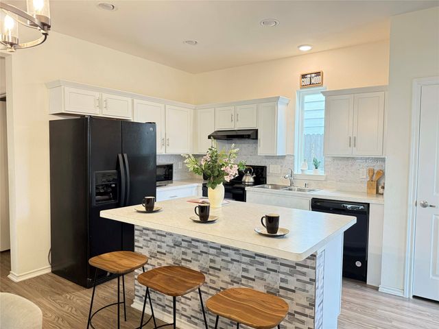 2209 Dana Drive, Grand Prairie, TX 75051