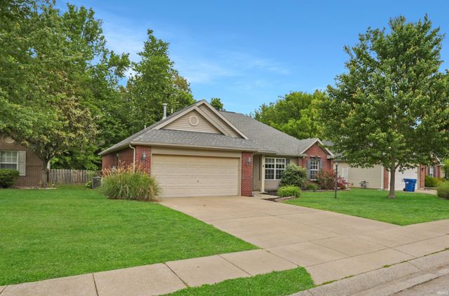 8106 Cedar point Drive, Newburgh, IN 47630